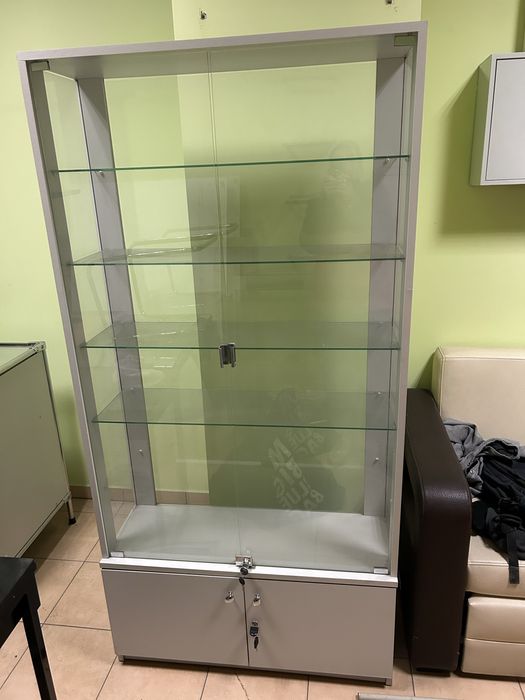 Gablota szklana ekspozycyjna