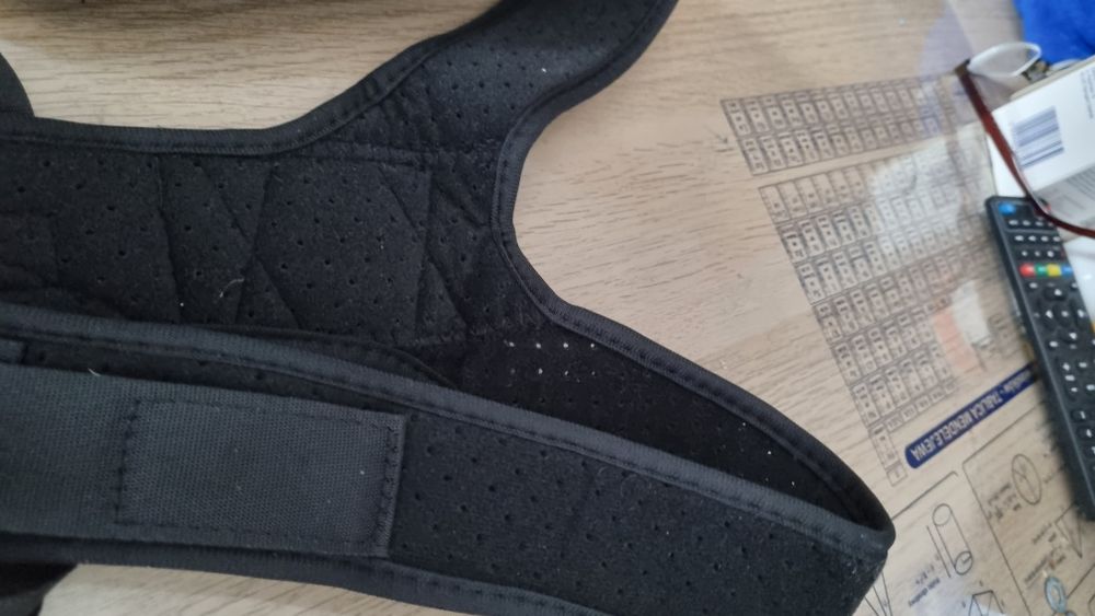 Szelki korekcyjne postawy kręgosłupa.