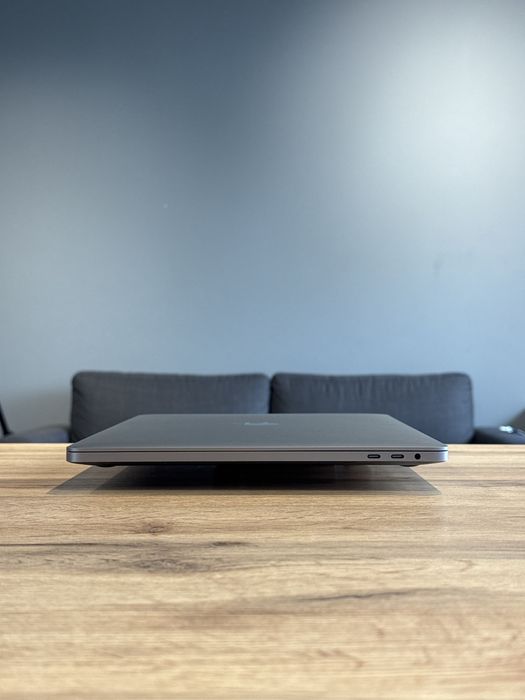 MacBook Pro 16 2019 i9 2.4ghz 32/512gb AMD 5300m 4gb !! Гарантія !!