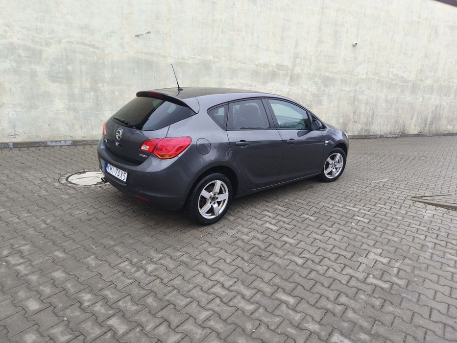 Opel Astra J 1,4 turbo 140km 2012r.
