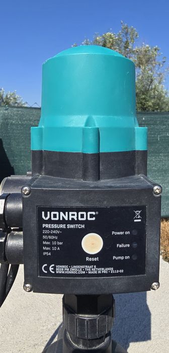 Bomba hidrofórica / Bomba automática
Plástico resistente, pressão 4 bar, altura 40 m, auto-escorvão, proteção a seco, conexões G1", IPX4