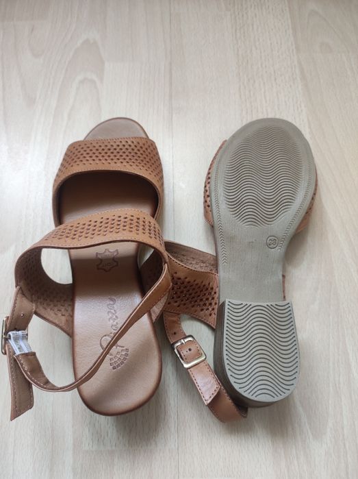 Nowe brązowe skórzane sandałki marki Piazza