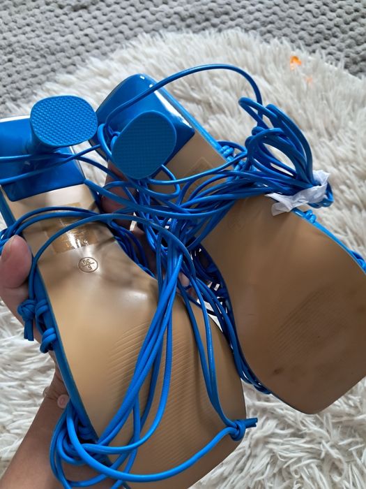 Nowe sandały na obcasie Chic 38 wiązane na nodze