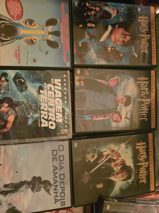 34dvd's e leitor de dvd's.