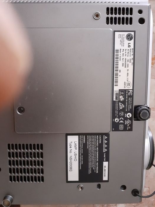 Progetor LG com cabos