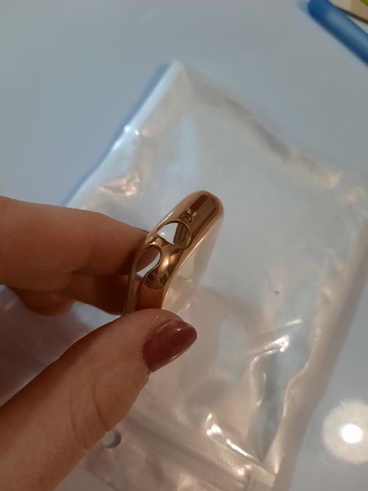 Etui case obudowa na Apple Watch 40mm 41mm silikonowa złota