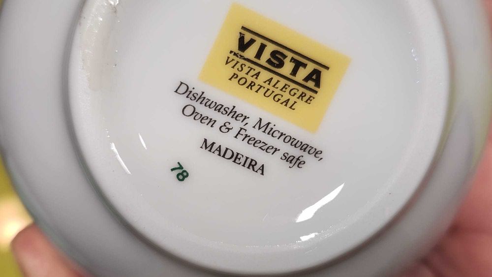 Bule de chá e açucareiro Vista Alegre colecção Madeira