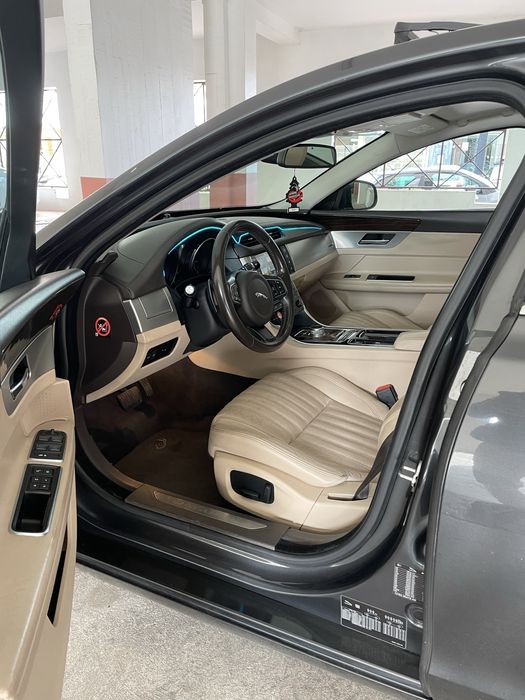 Jaguar Xf 2.0d 180 HP (top da gamma)