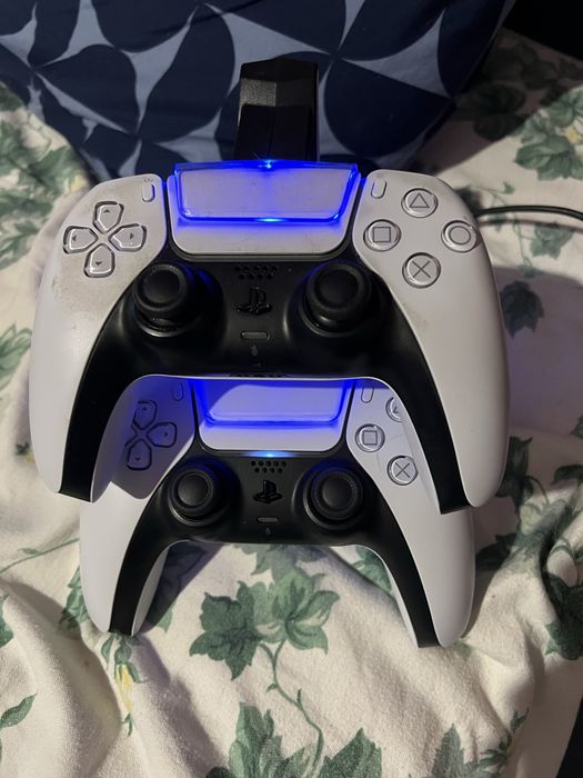 Ps5 slim nova com pouco uso e acessorios