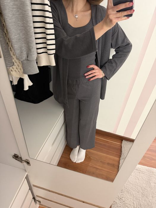 Сірий костюм трійка на осінь або зиму розмір XS