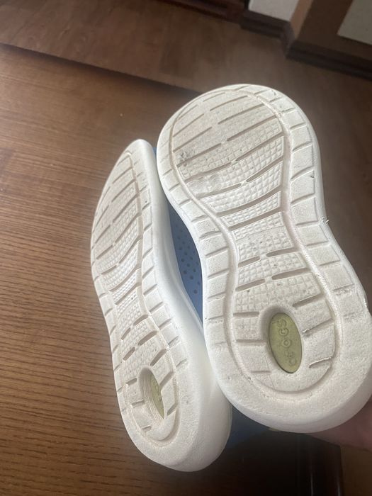 Crocs, J 3, р.34/35
