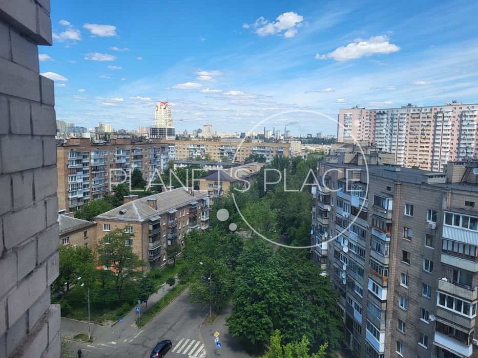 Продам 2к. квартиру Вул. Юрія Литвинського 64 Дарниця