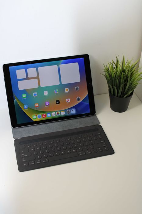 Apple iPad Pro 12.9 128GB Cellular (SIM) + oryginalna klawiatura apple, duży ekran