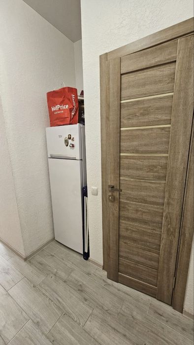 Сдам длительно студию с ремонто и мебелью