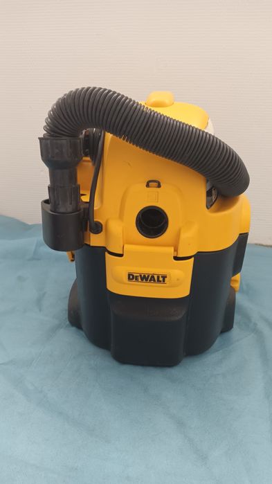 Пилосос  акумуляторно - мережевий  Dewalt DC500