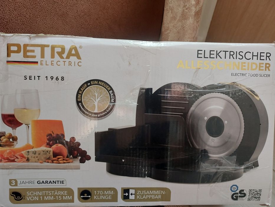 Продам  слайсер  в гарному  стані ідеальному  ст