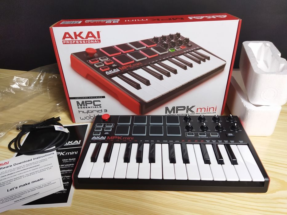 Teclados - M-audio, Akai, Arturia. Novos nas Caixas