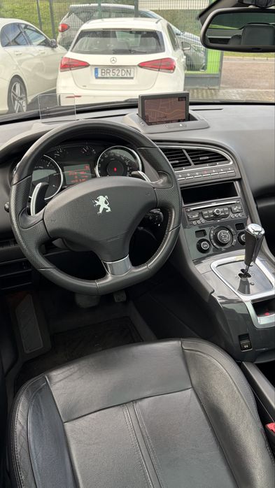 PEUGEOT 5008 ALLURE
