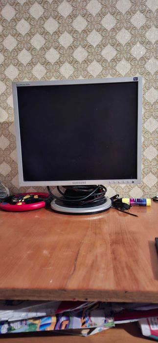 Монитор Самсунг 19 дюймов ж/к