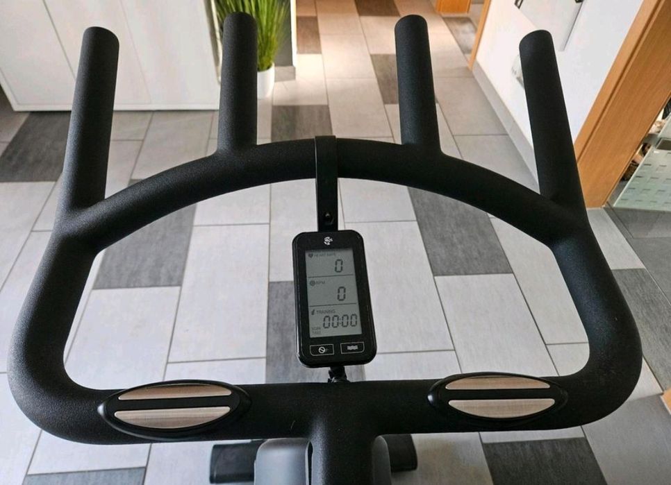 Niezawodny Rower spiningowy Life Fitness ic 1