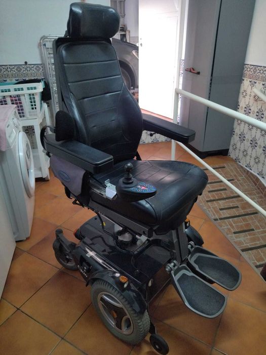 Cadeira de rodas eléctrica Permobil C300