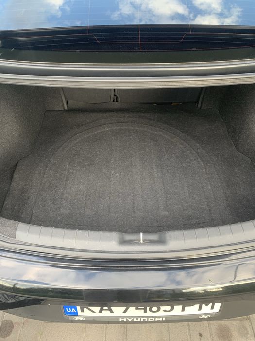 Hyndai Elantra 2019