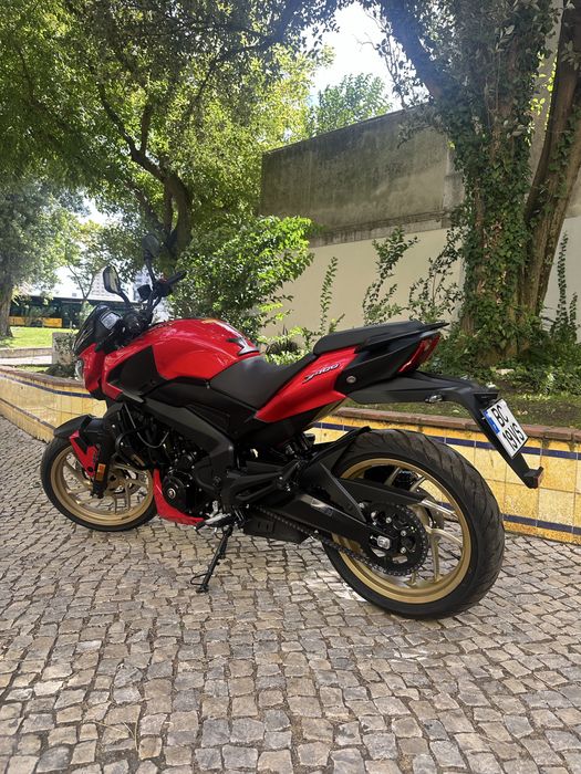 Bajaj Dominar 400  2018