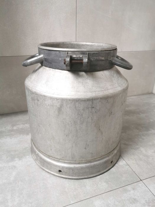 Vintage duża aluminiowa kanka konwia na mleko, donica na kwiaty