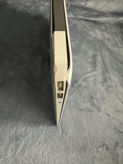 Komputer laptop MacBook Air 13