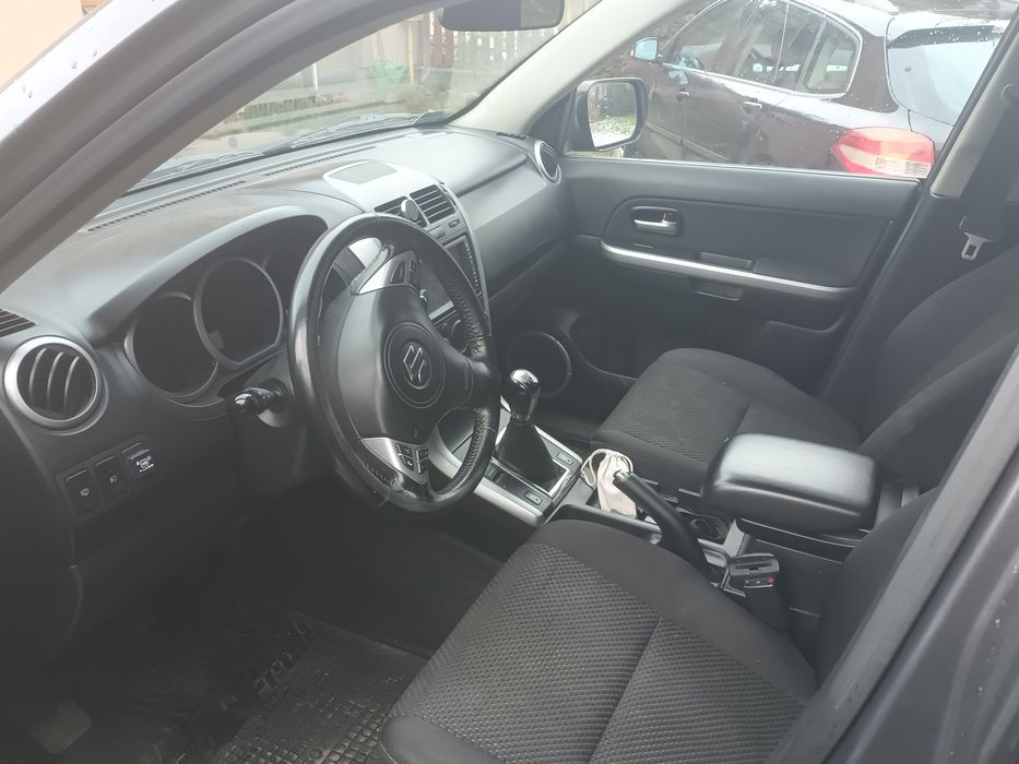 Suzuki 2.4 LPG xenon,climatronic,keyless