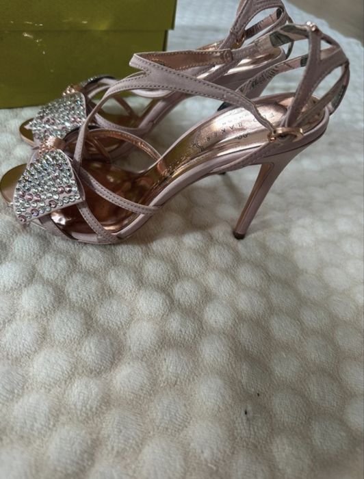 Sandały na szpilce Ted Baker rozm. 36