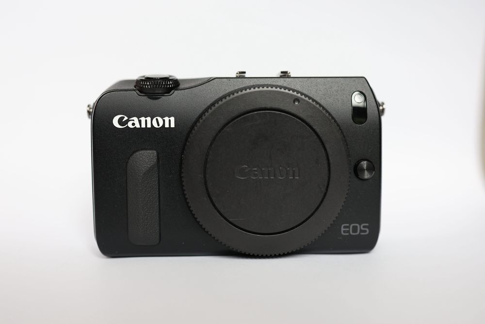 Aparat Canon EOS M Original (mark 1) Bezlusterkowiec.