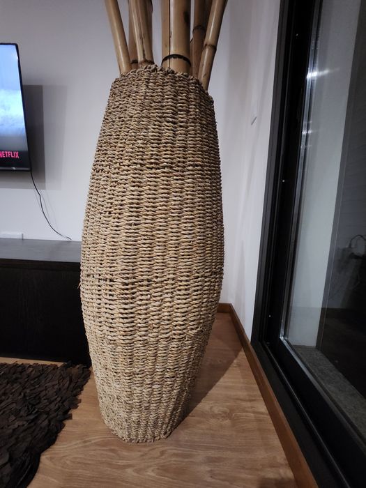 Pote Decorativo em  palha 1.00x27  com 7 canas Bambu 2.05 cada