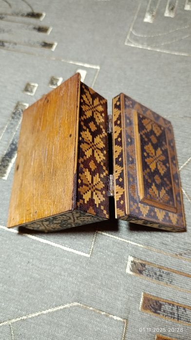 Шкатулка школи маркетрі інкрустації соломою