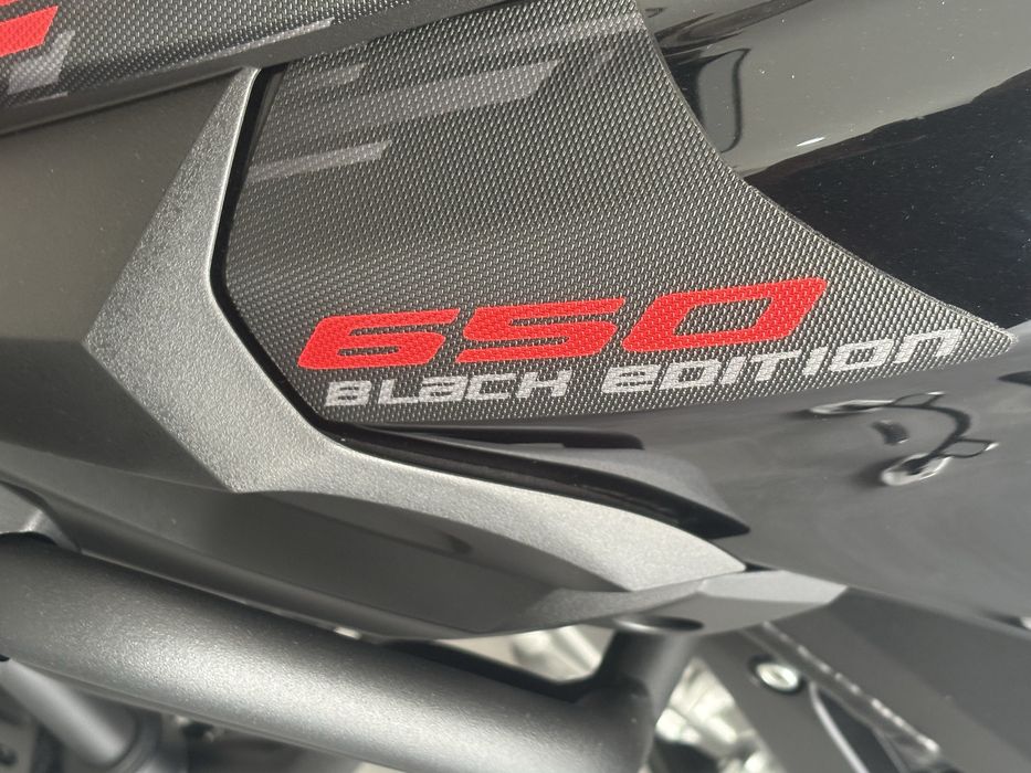 Suzuki vtro  blak  edition