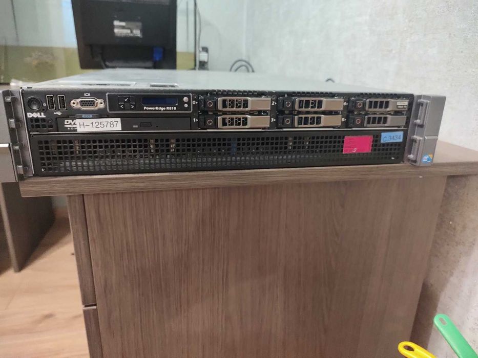 Сервер Dell PowerEdge R810 R820