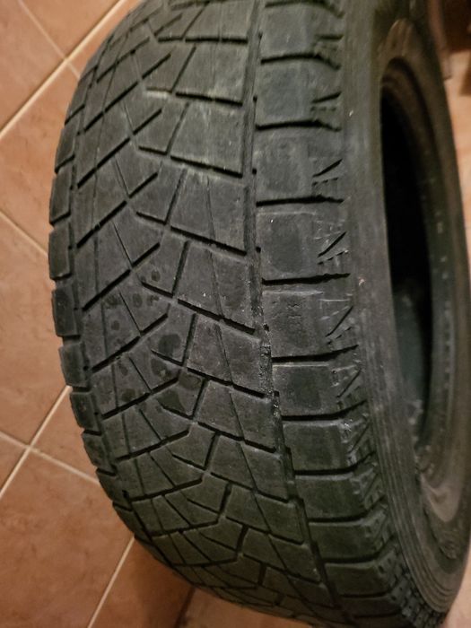 Резина Bridgestone Blizzak 265/65R17,ЗИМА,2шт ,ДЖИП