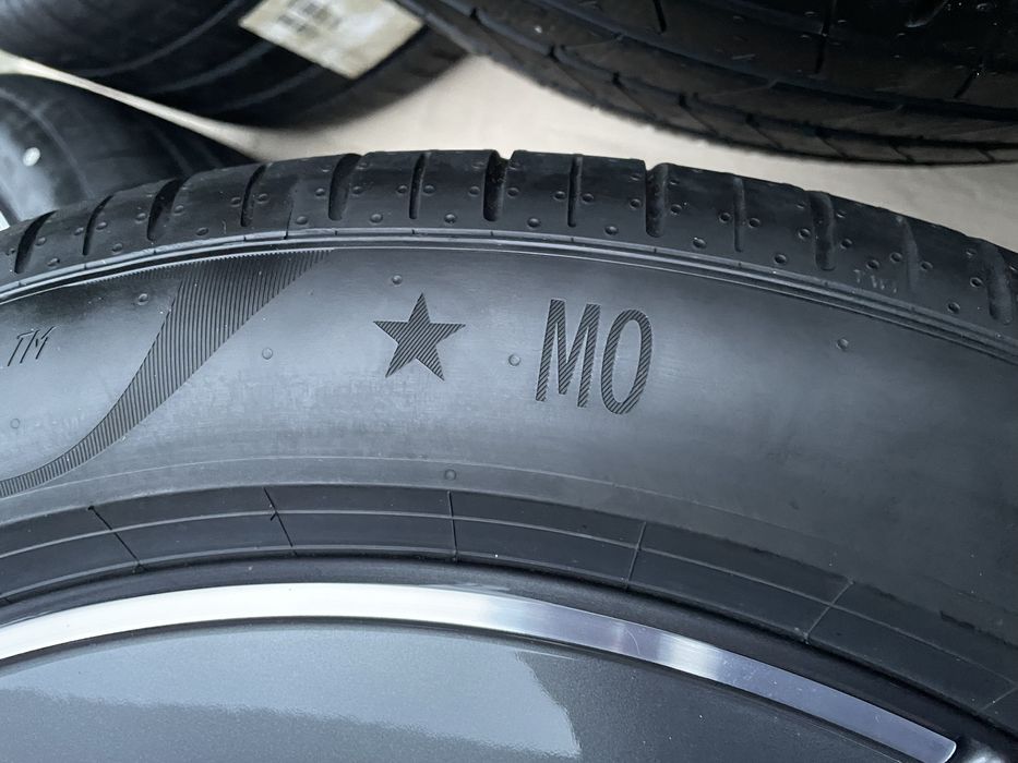 245/45 R19 + 275/40 R19 Pirelli PZero PZ4 * MO
