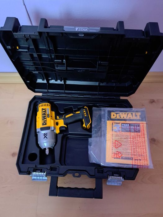 Super Mocny Klucz Udarowy DeWalt 1/2 cala 950Nm 18V XR- Body + Walizka