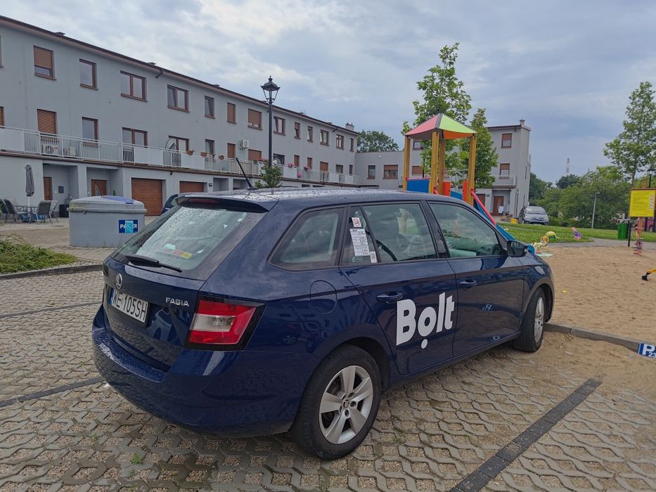 Wynajem auta wypożyczalnia POZNAŃ fabia LPG  2017r od 45 zł/doba