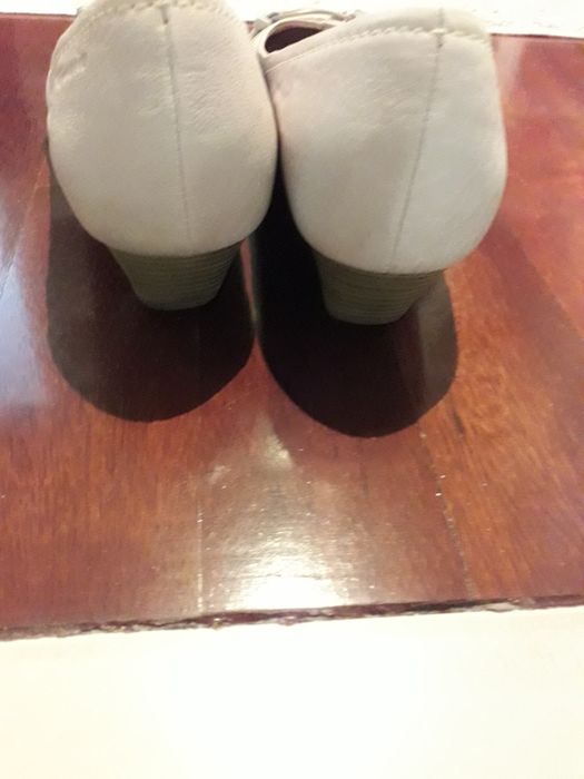 Sapatos em pele Tamaris