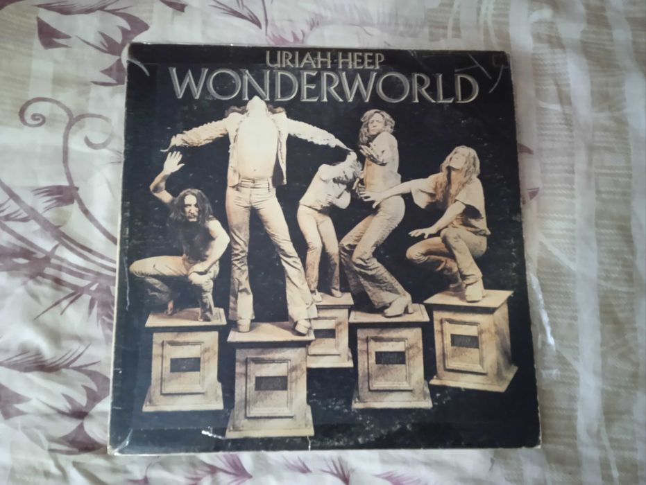 Продам ретро вениловые диски(оригинал) группа Kiss,Uriah Heep.