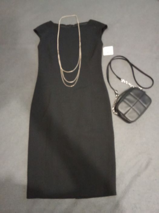 Чорна маленька сукня