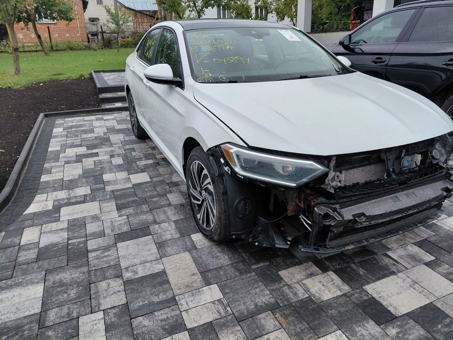 Авторозбірка розборка VW Jetta mk7 2019- білого кольору