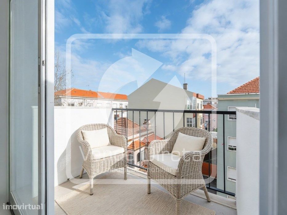 T2 Totalmente Remodelado com 3 Varandas | A 5 min do Cais Fluvial d...