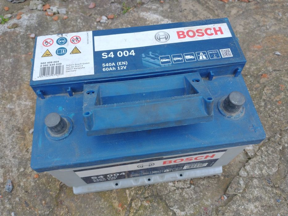 Akumulator BOSCH 60Ah 540A S4 004