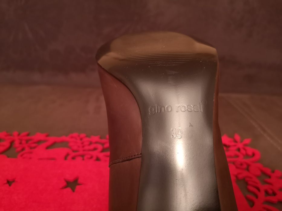 Półbuty Gino Rossi r. 39