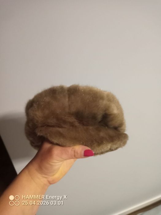 Czapka, toczek z futra chyba norek
