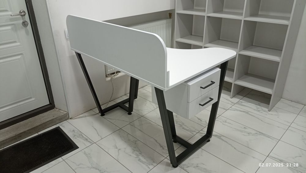 Офисные столы / рабочие места для менеджеров, колцентра call center