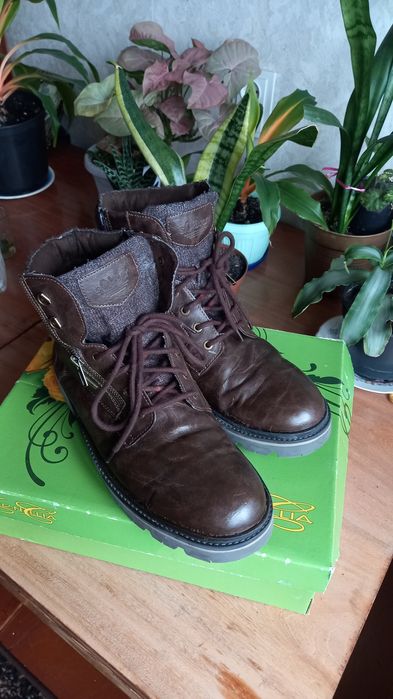 Продам зимние мужские ботинки s.Oliver